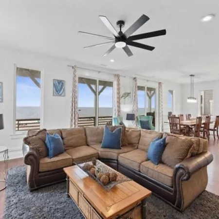 A Shore Thing 2 - Oceanfront And Pet Friendly Home - See The Sunrise, Hear The Waves, Feel The Breeze - Large Oceanfront Balcony Townhouse